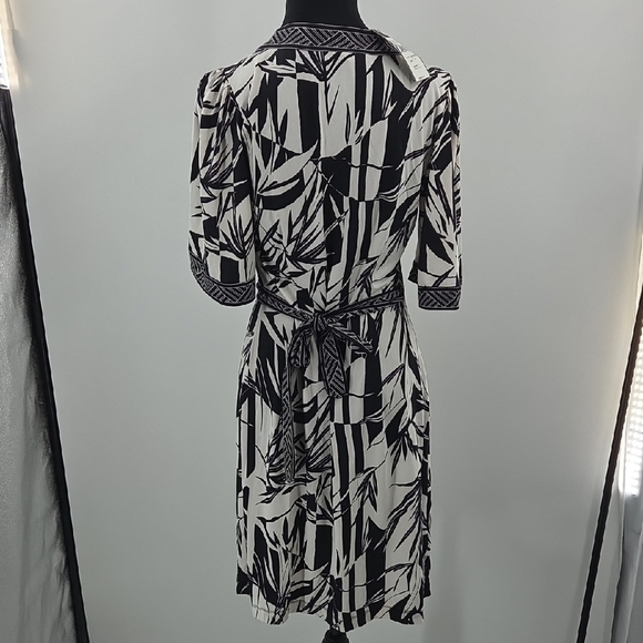 BCBGMaxAzria Black and White Patterned Midi Dress NWT - Picture 9 of 16